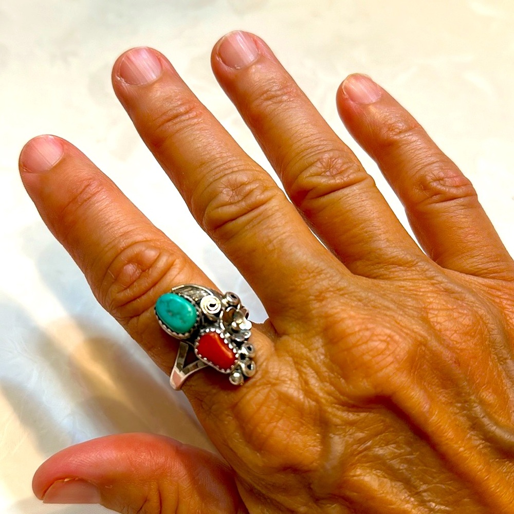 Vintage Native American Artist Signed R 925 Sterling Silver Coral Turquoise Ring